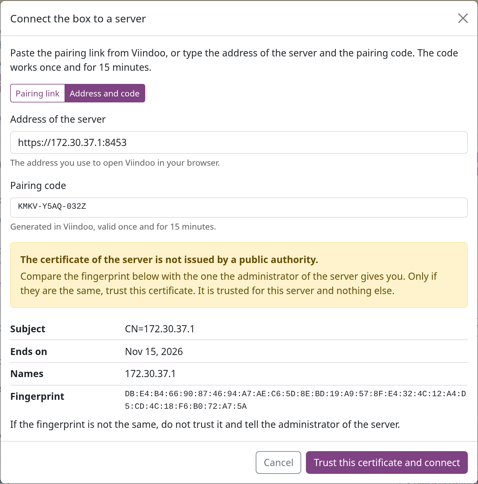 Connect dialog showing that the certificate of the server is not issued by a public authority, with its fingerprint and the Trust this certificate and connect button