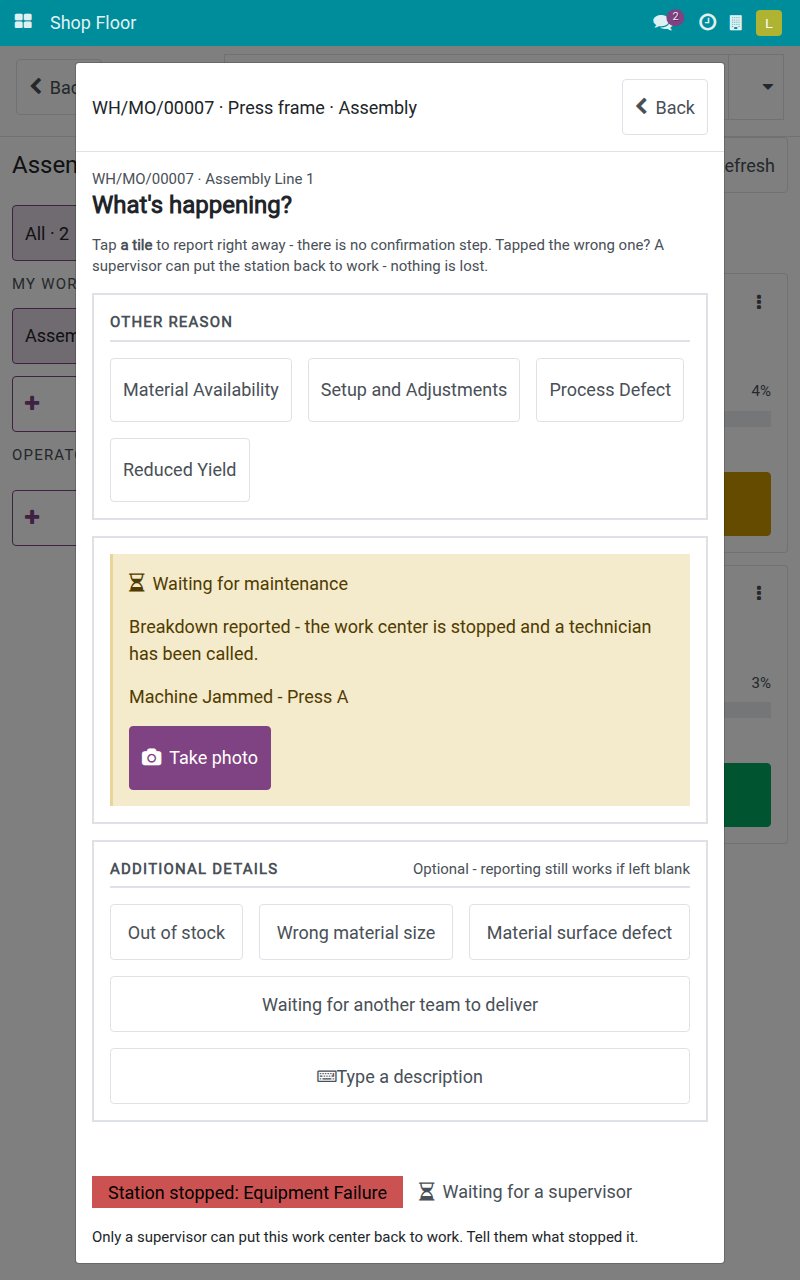 Panel Waiting for maintenance with the request title and the Take photo button