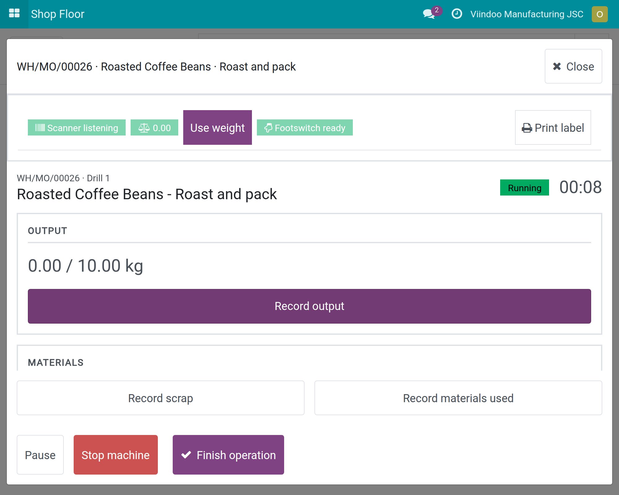 A running work order on the Shop Floor with the device strip: Scanner listening, the scale reading, Use weight, Footswitch ready and Print label.