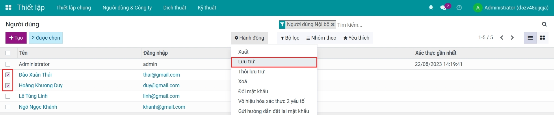 lưu trữ hàng loạt tài khoản người dùng